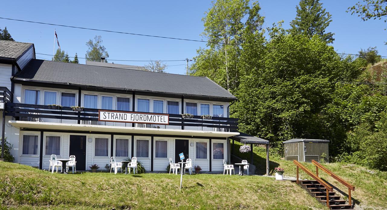 Strand Fjordmotel Ulvik Exterior photo